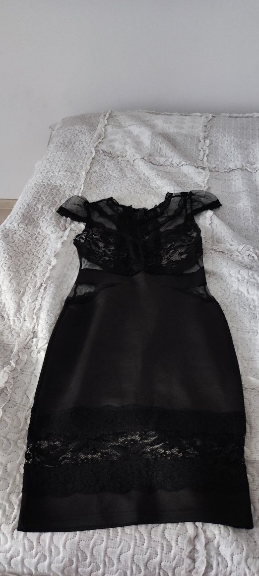 Rochie neagra cu dantelă