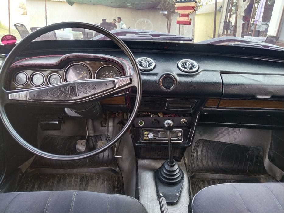 Срочна сотилади ВАЗ2106