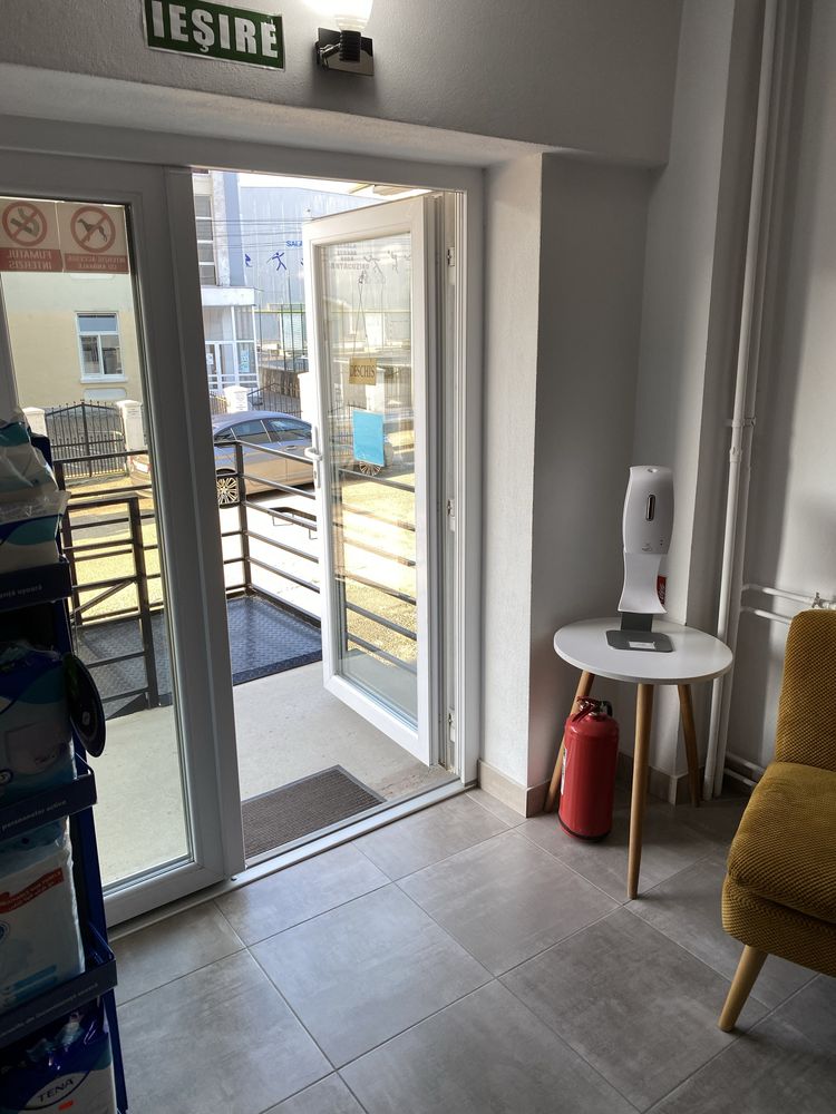Inchiriez/vand spatiu comercial 75 mp Calimanesti