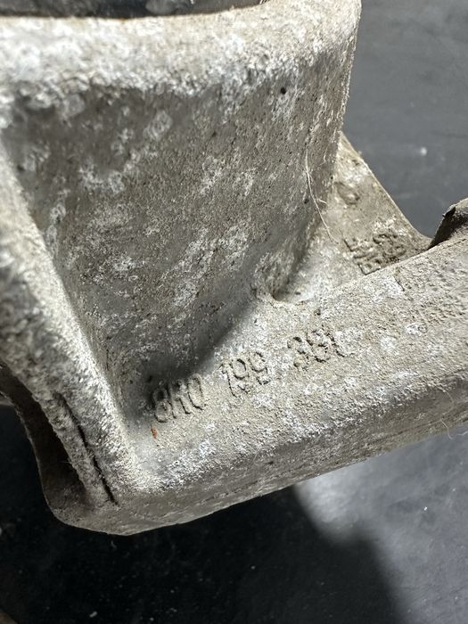 Tampon suport motor stanga Audi A4 B8 2.0 TDI 2.7 TDI 3.0 TDI