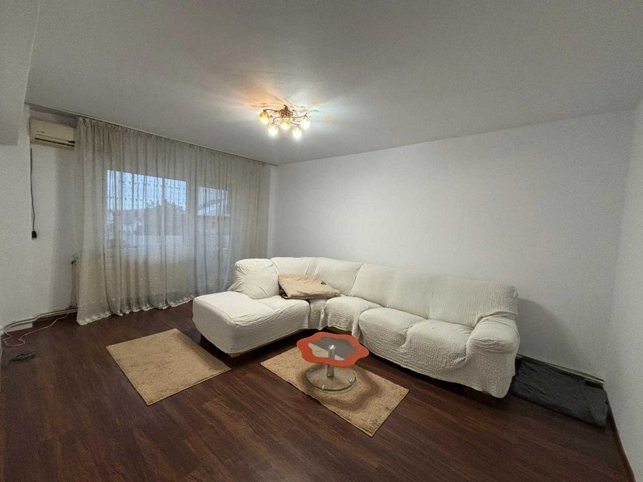 vand apartament 3 camere, decomandate in Buhusi