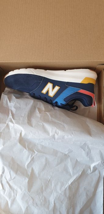 Adidasi New Balance NOI