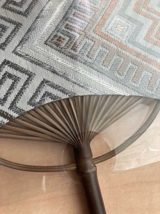 Evantai cu fir de mătase
Nou fără etichetă