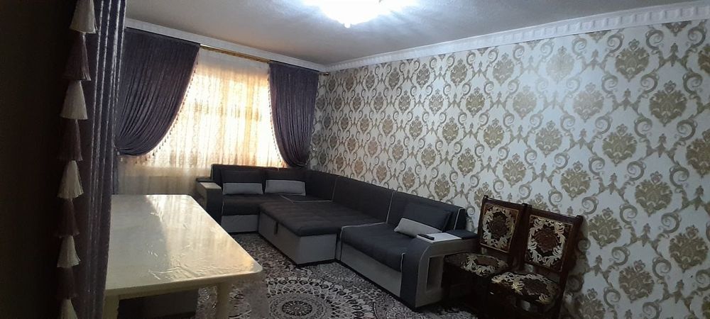 Срочно сдаётся 3х ком квартира в чирчике 3 мкн 4 этаж в доль дороги