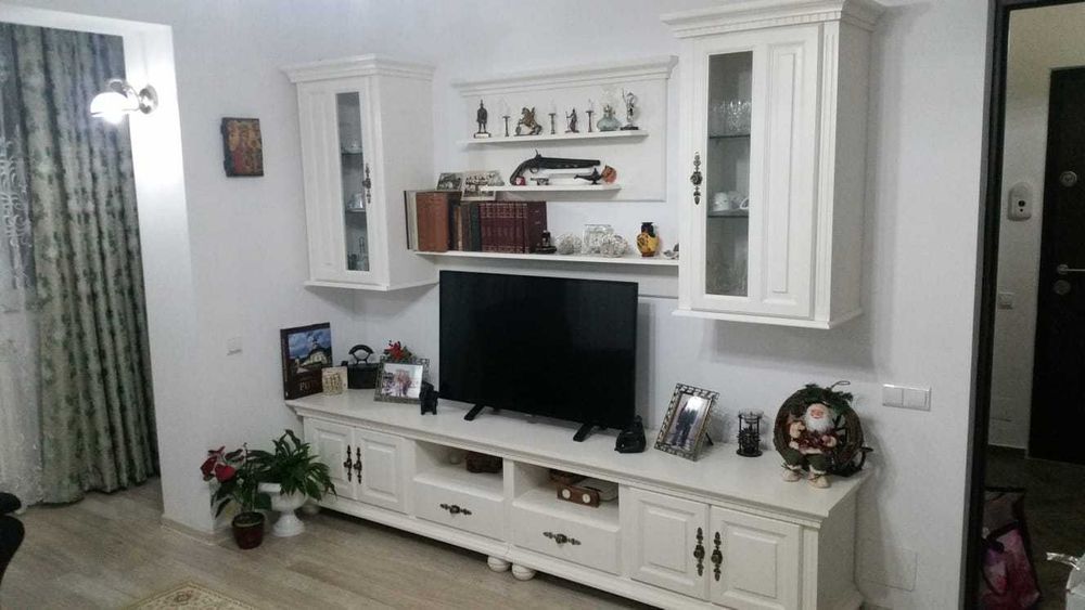 Set mobila living Romantica 220 cm, lemn masiv, clasic