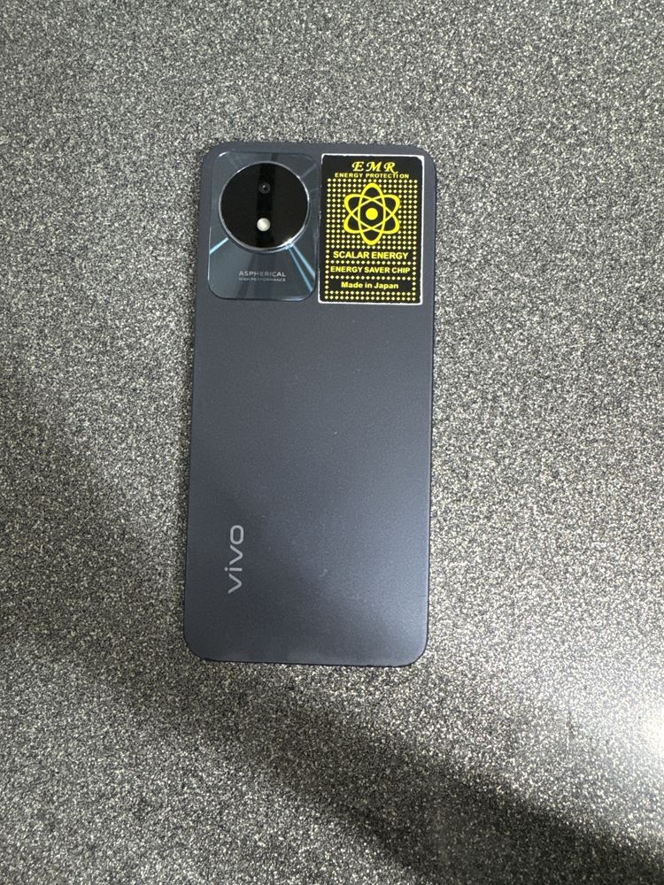 Продаеться смартфон Vivo Y 02