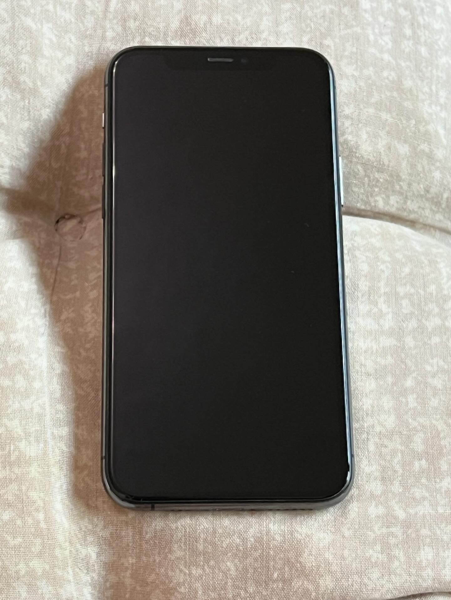 iPhone 11 PRO, 64 GB като нов