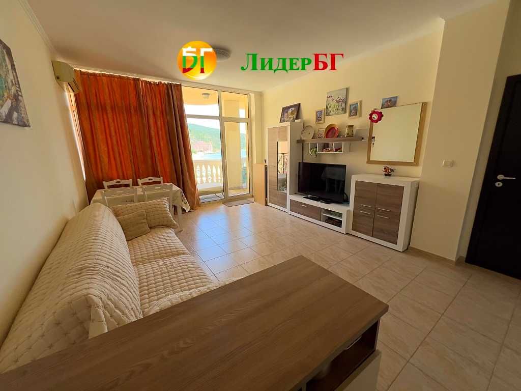 Продава се Тристаен апартамент в к.к. Елените - 100 кв.м за 1300 €/кв.м - Снимка #2