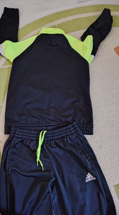 Trening Adidas copii, nu Nike