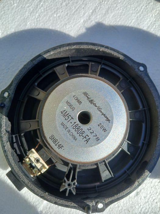 Boxe sony cu membrana albastra