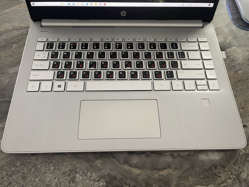 hp nootebook srochna sotiladi