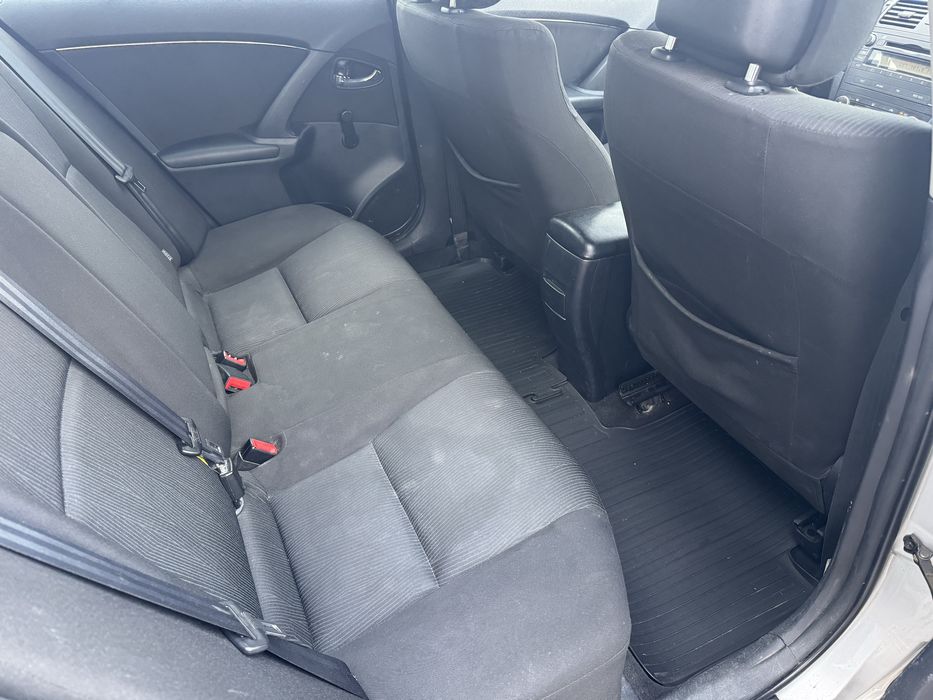 Toyota Avensis 2011 1.6 benzina posibilitate rate