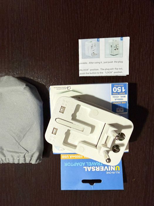 Adaptor stecher universal de calatorie EU UK SUA incarcare USB, NOU