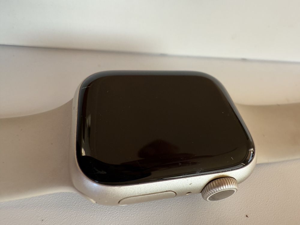 Apple watch 9 starlight 41mm  изрядно състояние