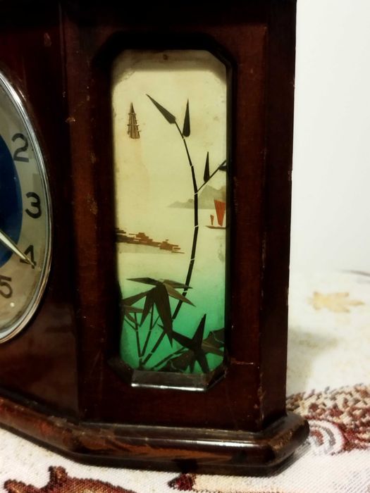 Стар дървен часовник