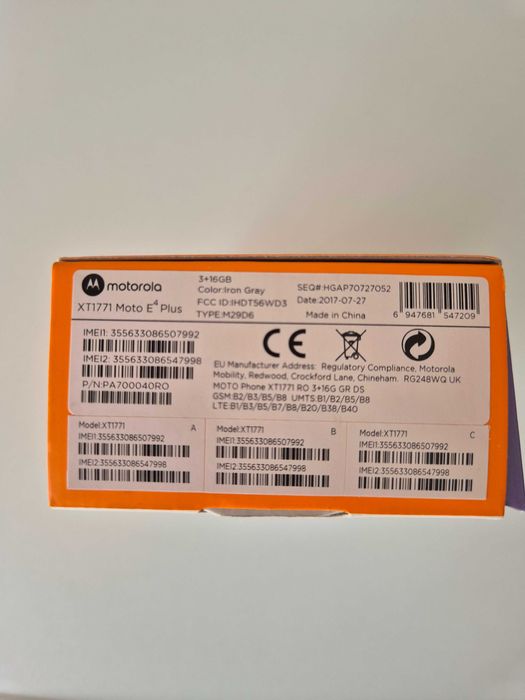 Продавам Motorola E4 Plus. За части