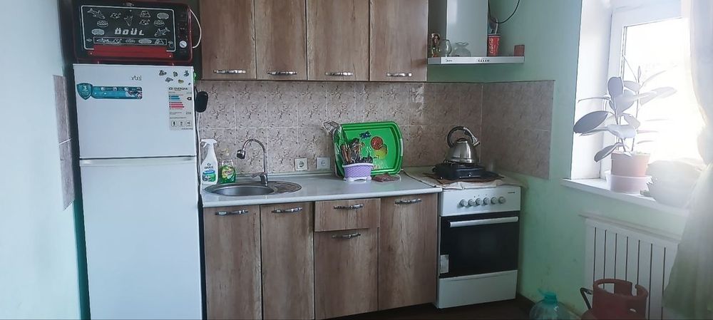 Loyish shaxarchasi Zarafshon ko'chasida 2 sotixli 3 xonali uy sotiladi