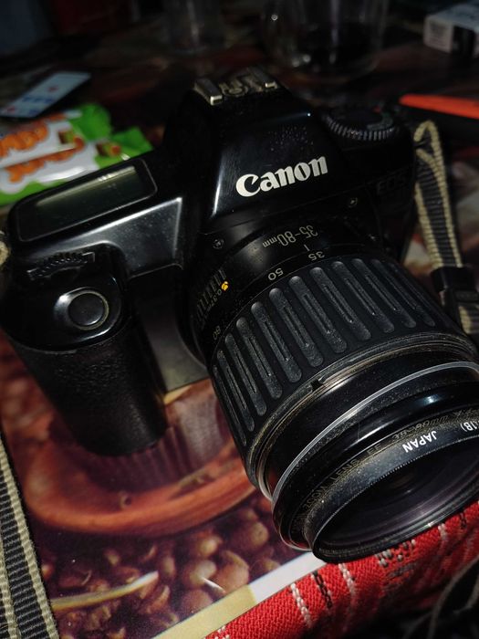 Aparat Foto Canon Eos 1000 cu obiectiv 35-80 mm