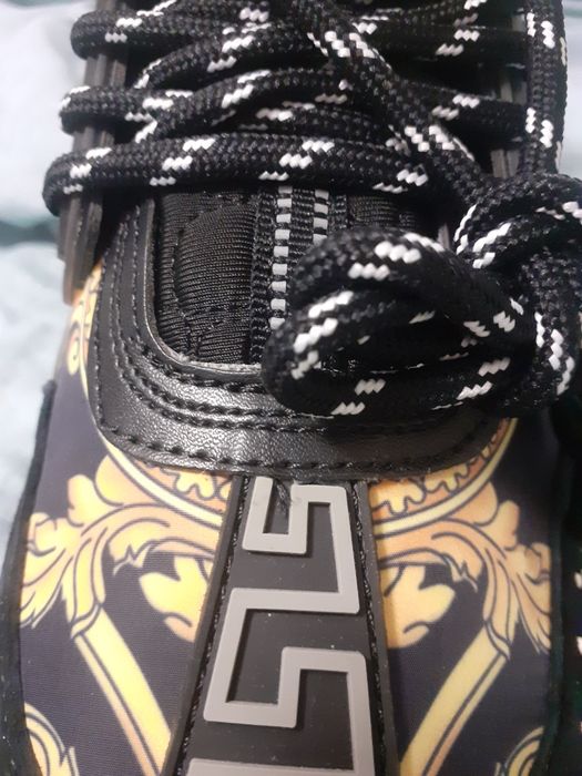 Versace chain reaction medusa print