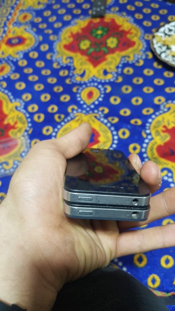 2..Iphone.4s.64.gb.smkarta oladi srochna sotiladi