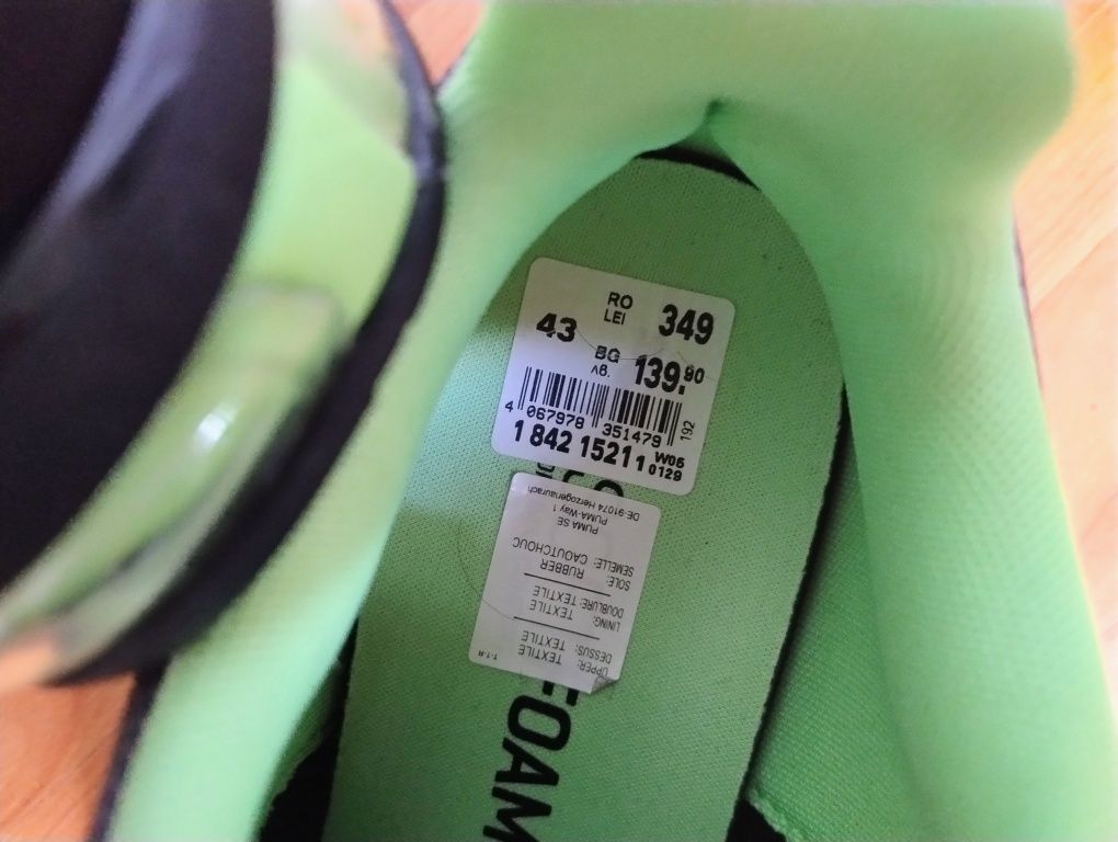 Vând pantofi sport noii,Puma ,nr.43