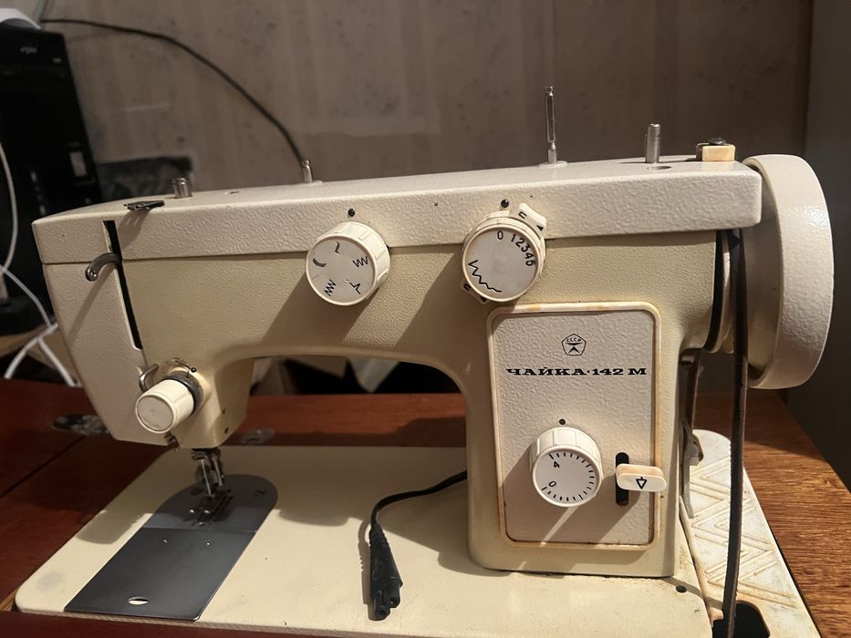 Швейная машинка Чайка