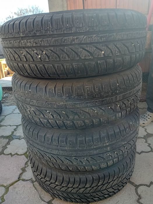 Vând 4 anvelope M+S