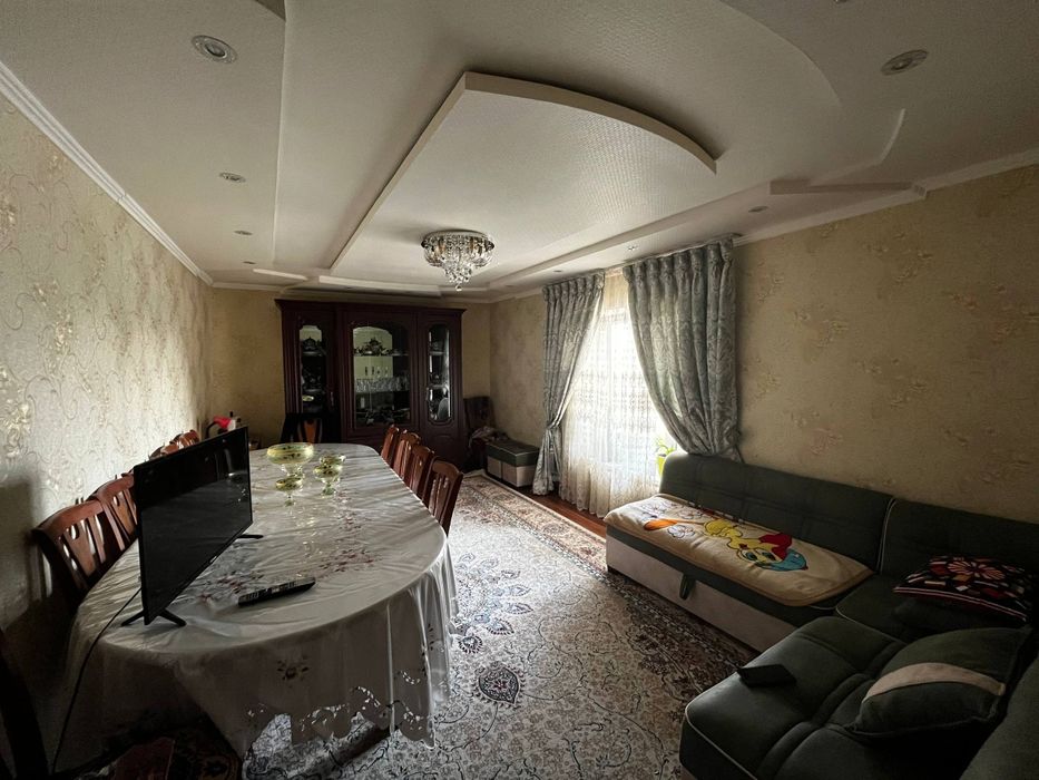 Чирчик шахрида ховли сотилади.