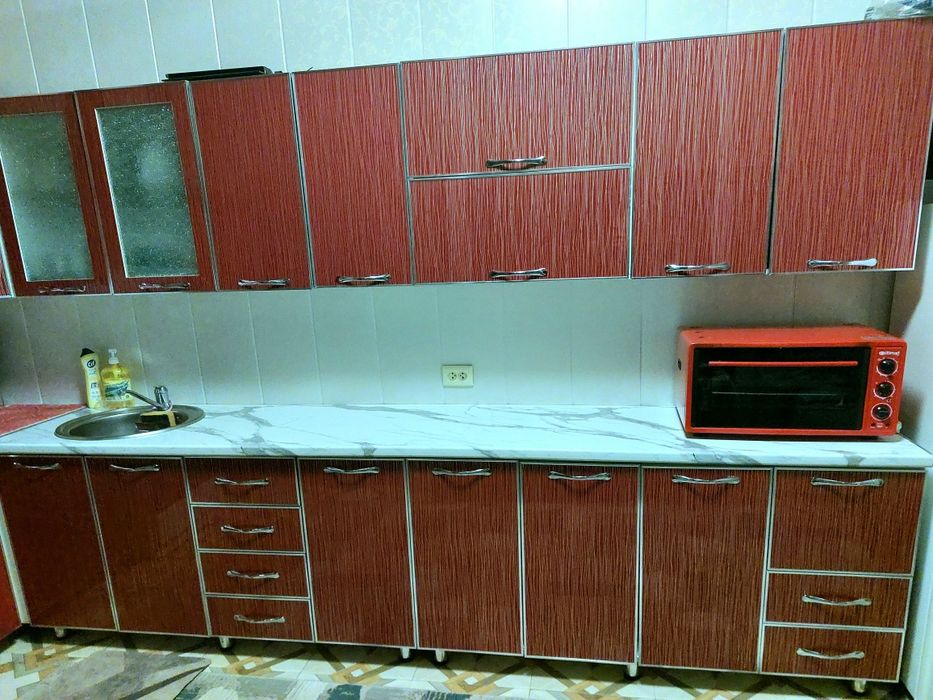 Кухня гарнитур сотилади