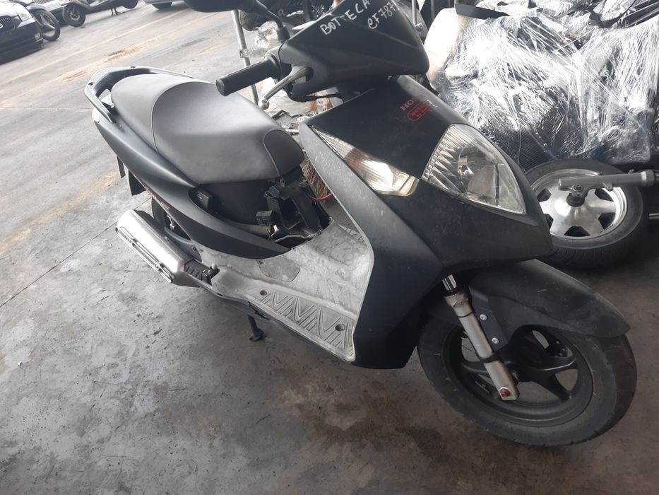 Скутер Хонда дилан 150 (Honda DILAN 150)-на части