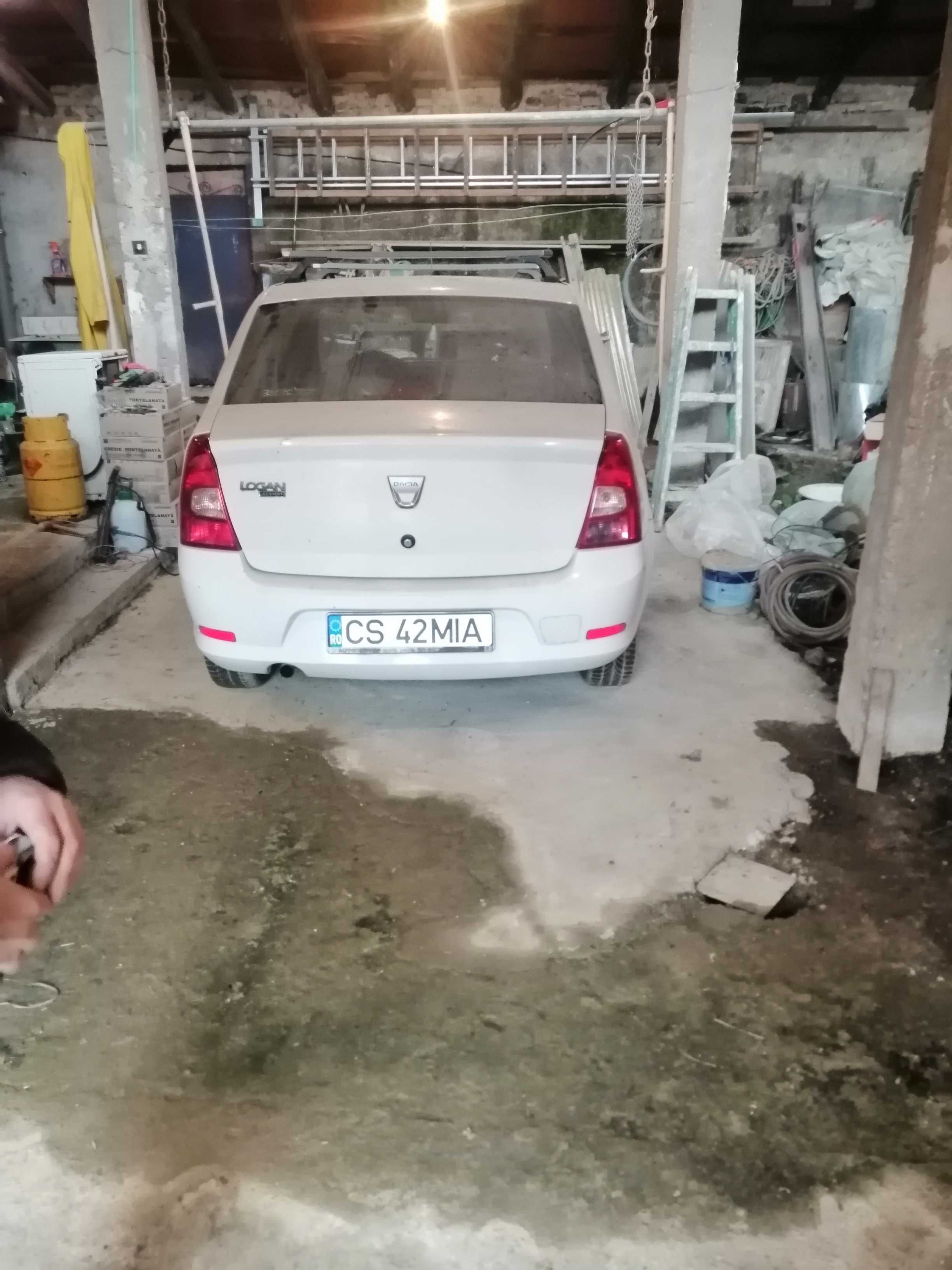 Vând Dacia Logan 1,2benzina an 2010