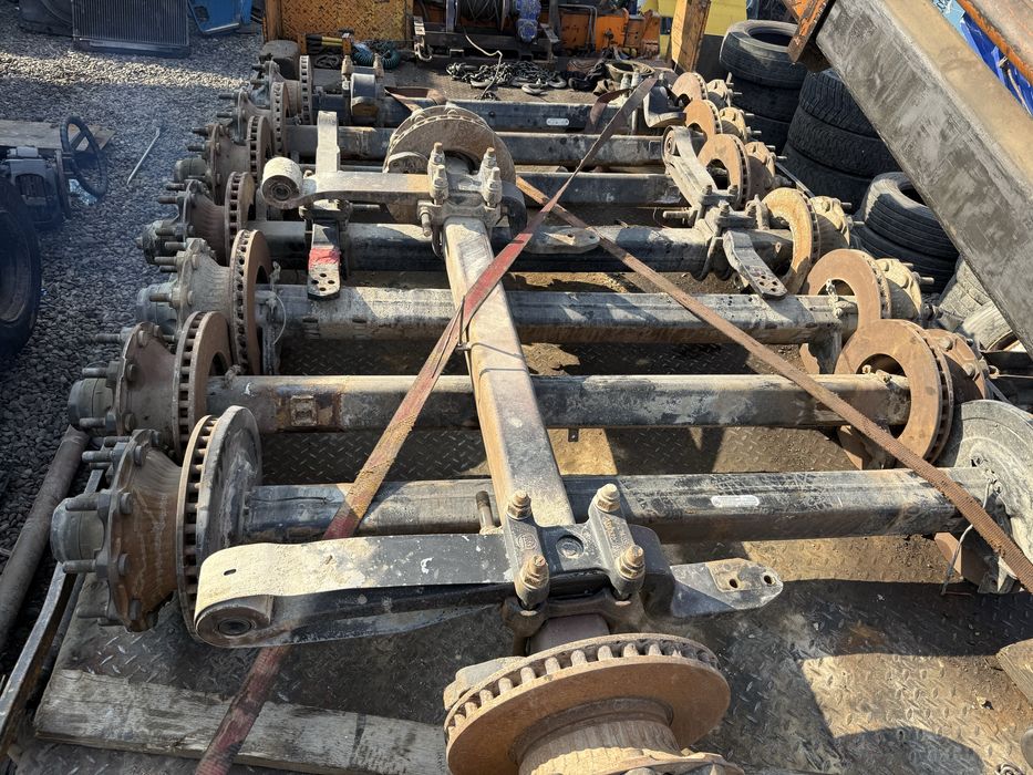 Ось на полуприцеп