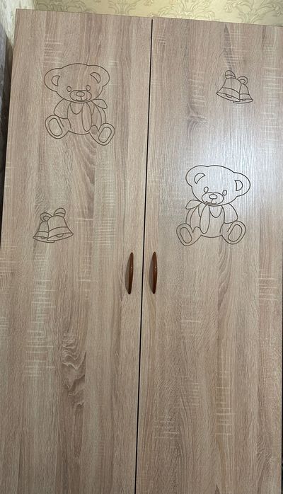 Вместительный детский шкаф