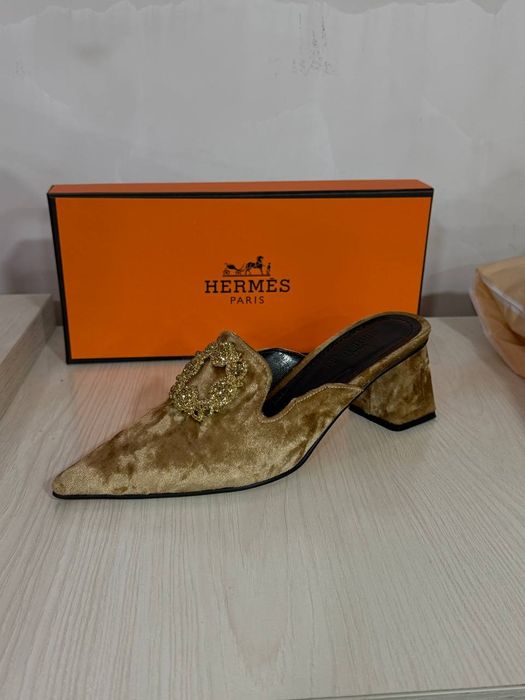 Hermes oyoq kiyimi