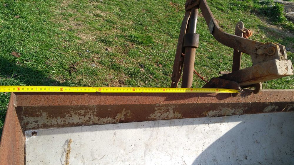 Anunț accesorii unelte tractor: cupa + cardan + remorca + grapa