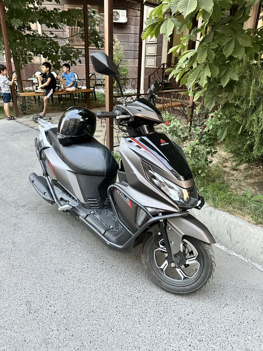 benzinli skuter sotiladi 600$