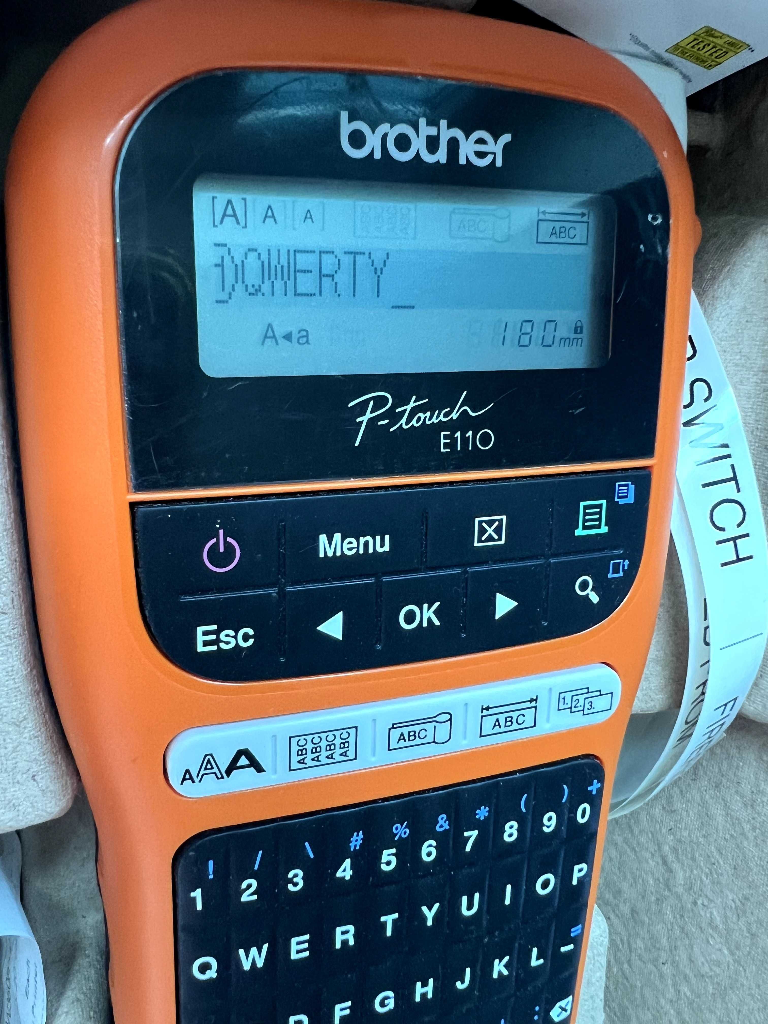 Imprimantă de etichete LCD Brother PT-E110VP