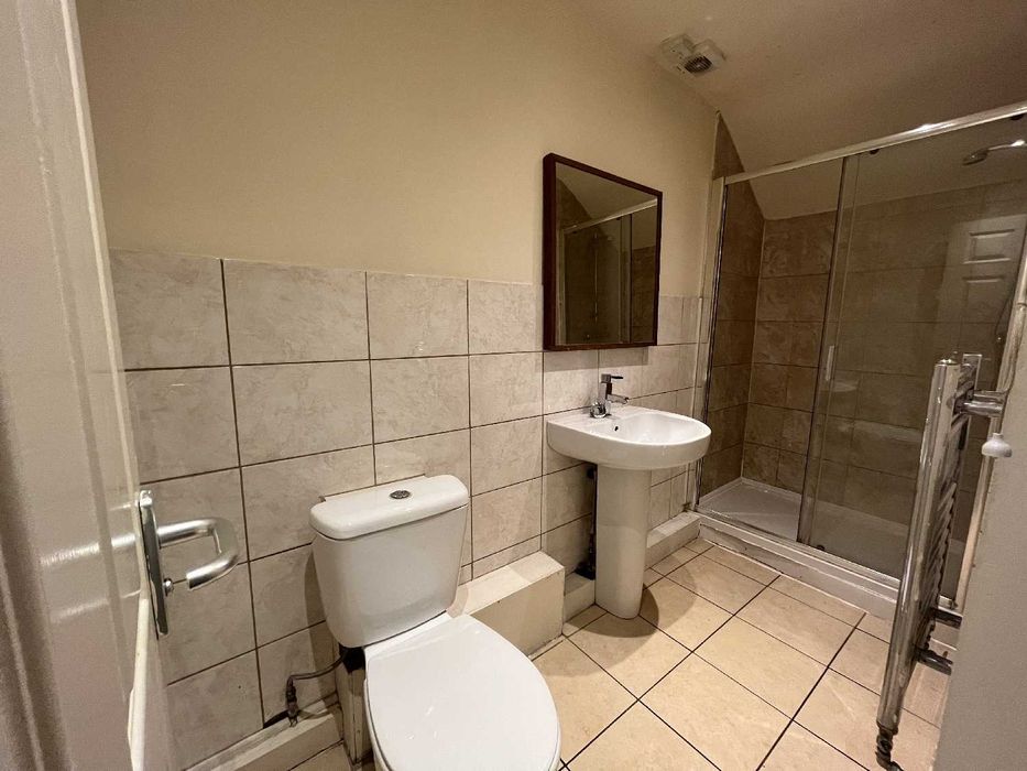 Дава се под наем Тристаен апартамент в София, Център - 80 кв.м за 509.49 € - Снимка #2