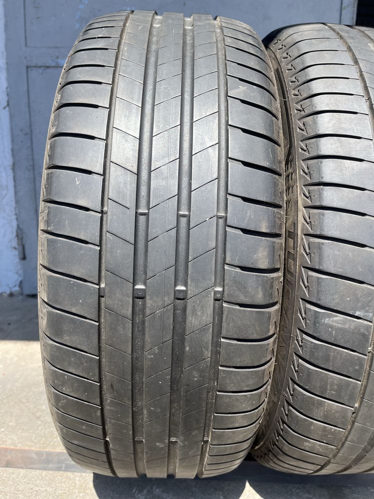 2 бр. летни гуми 225/55/18 Bridgestone AO DOT 0522 5 mm