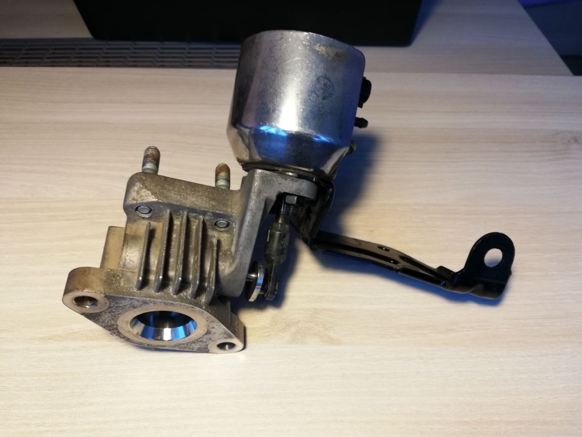 Продавам клапан ЕГР/EGR 28410-2F700 за Хюндай Санта Фе и их35 Дизел