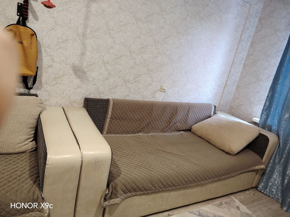 Продам диван с двумя кресломи