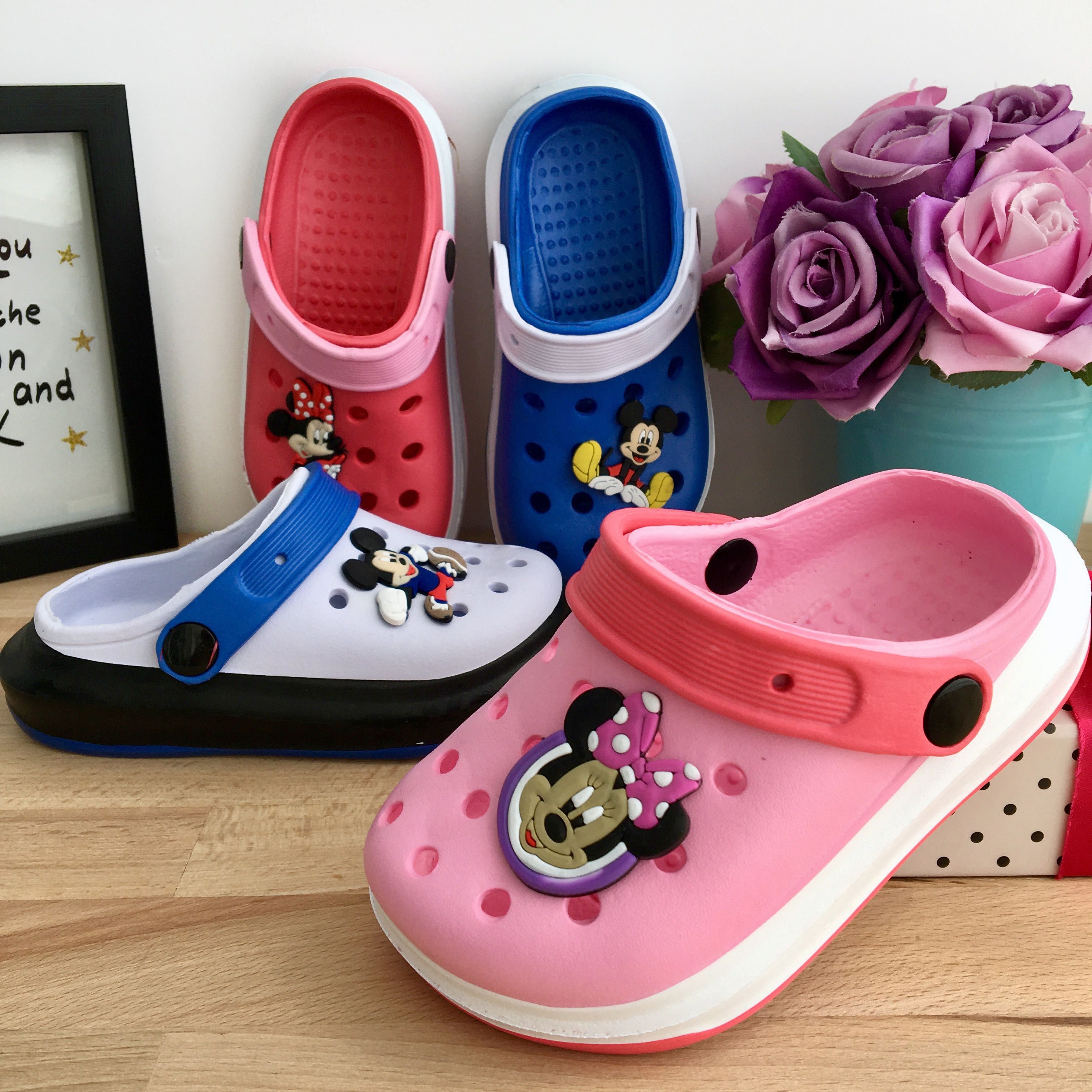 Papuci f usori stil crocs albastri roz cu Mickey Minnie 24 25 26 27 28