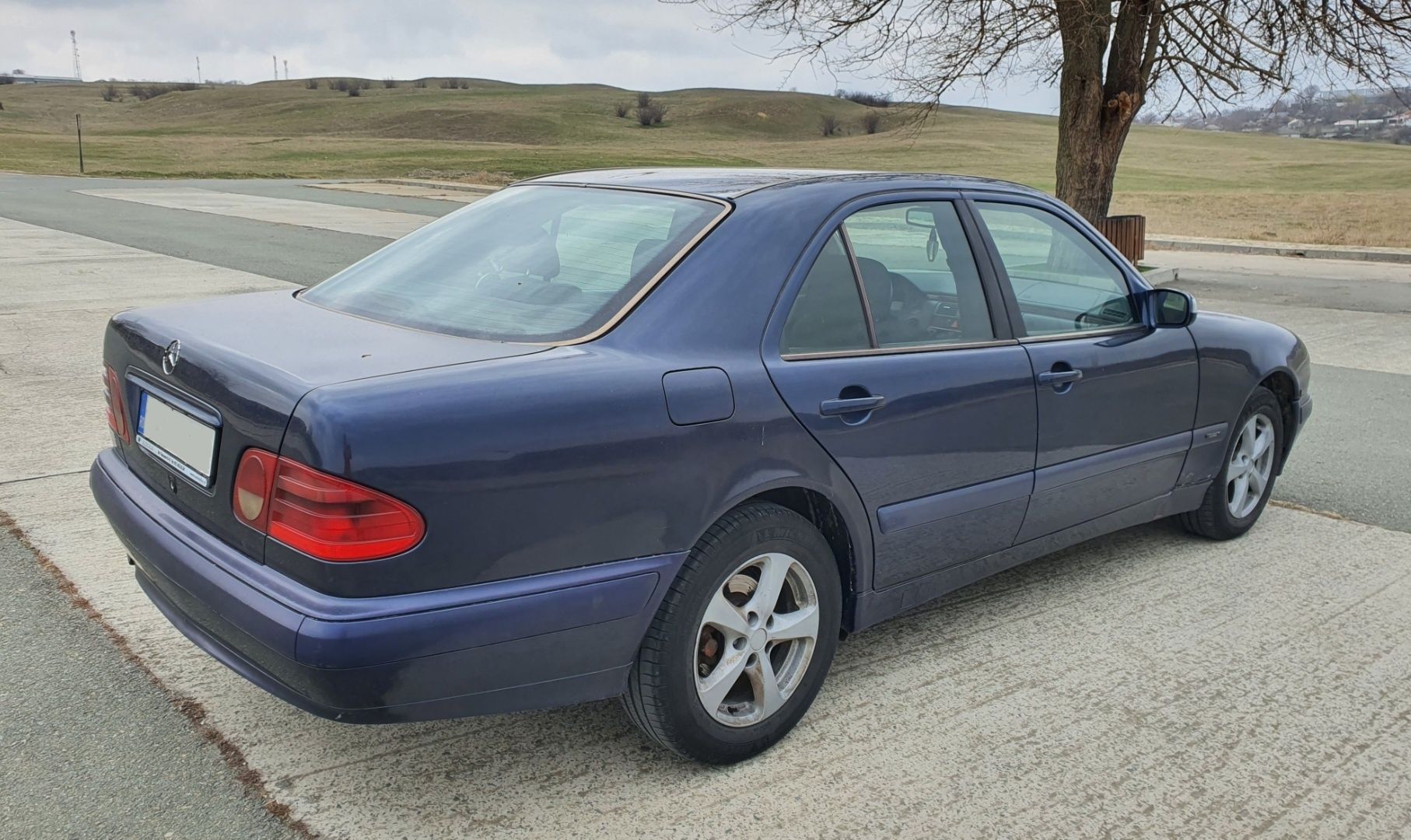 Mercedes Benz E Class 220 CDI