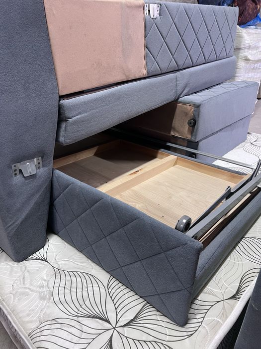 Диван угловой продам