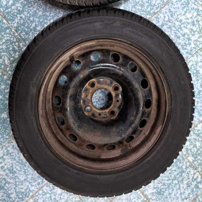 Зимни гуми Bridgestone 175/65 R14 с джанти за Peugeot 306 - 2 броя