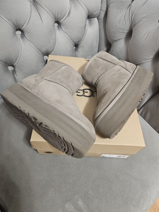 Ghete bocanci UGG Classic MINI Platform originali w marime 38