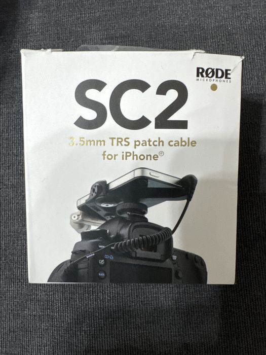 Микрофони Rode Wireless Me и стойка за микрофон Rode