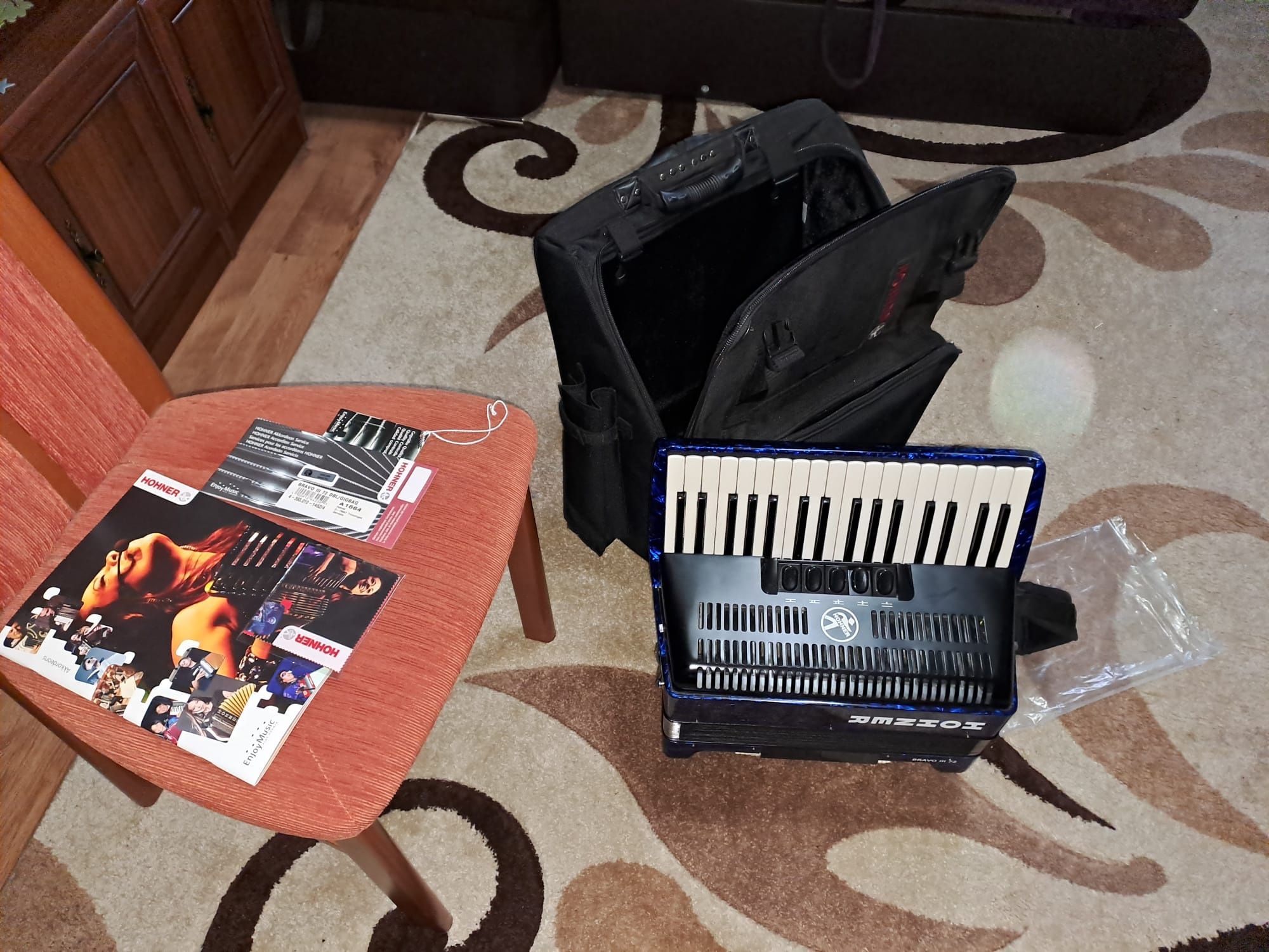 Acordeon HOHNER Bravo III 72