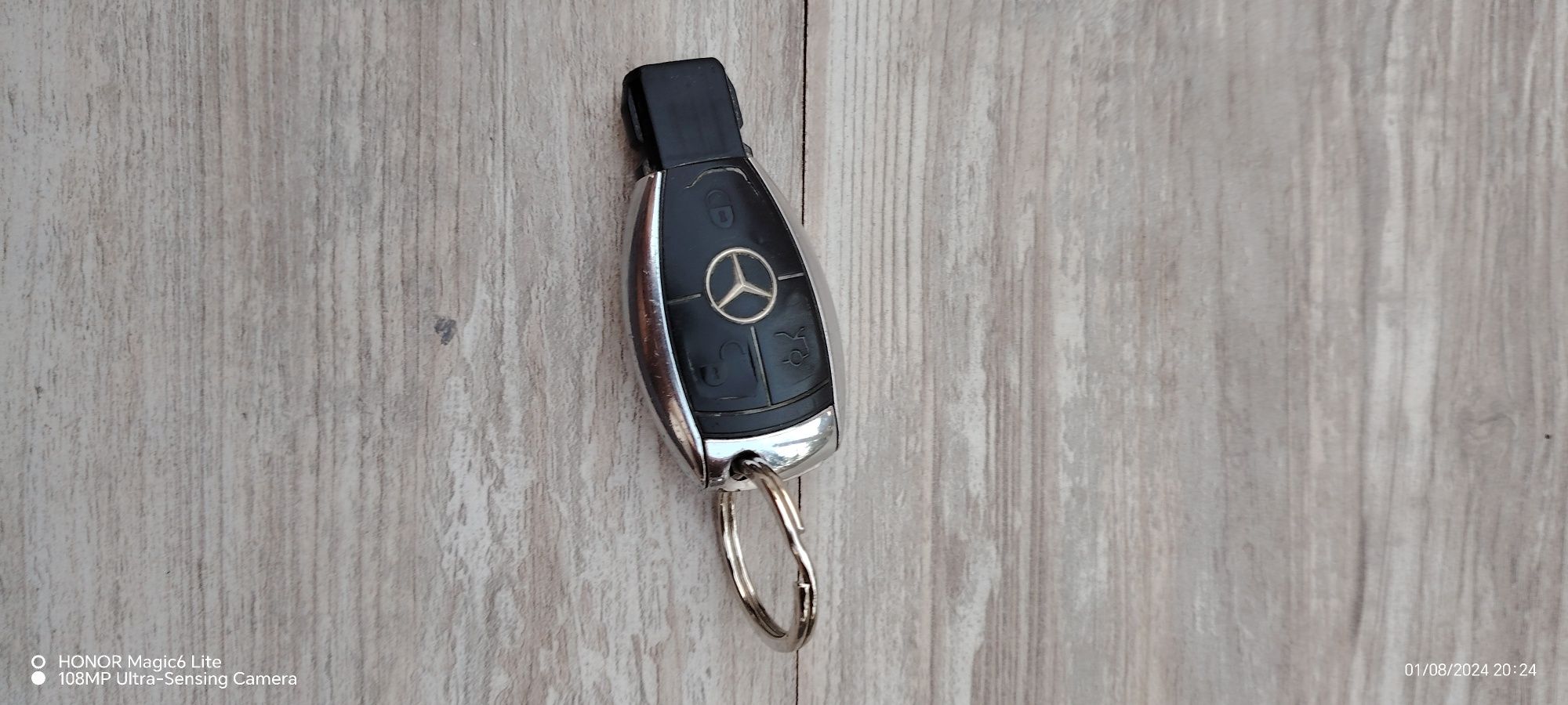 Продавам оригинален ключ от Мерцедес W211