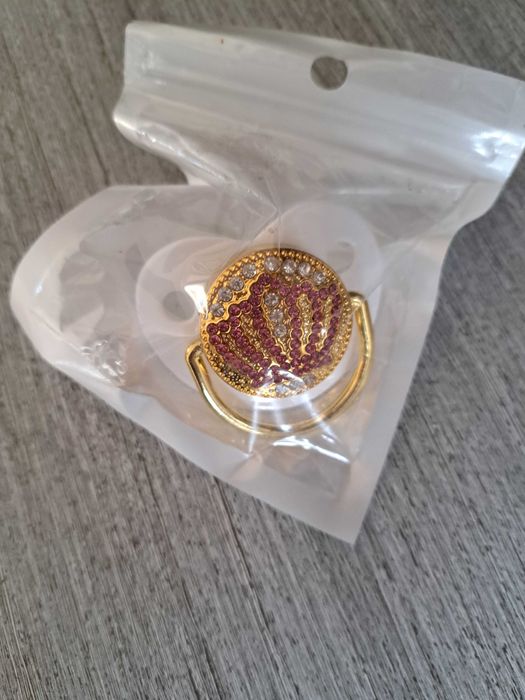 Нов биберон залъгалка с камъни